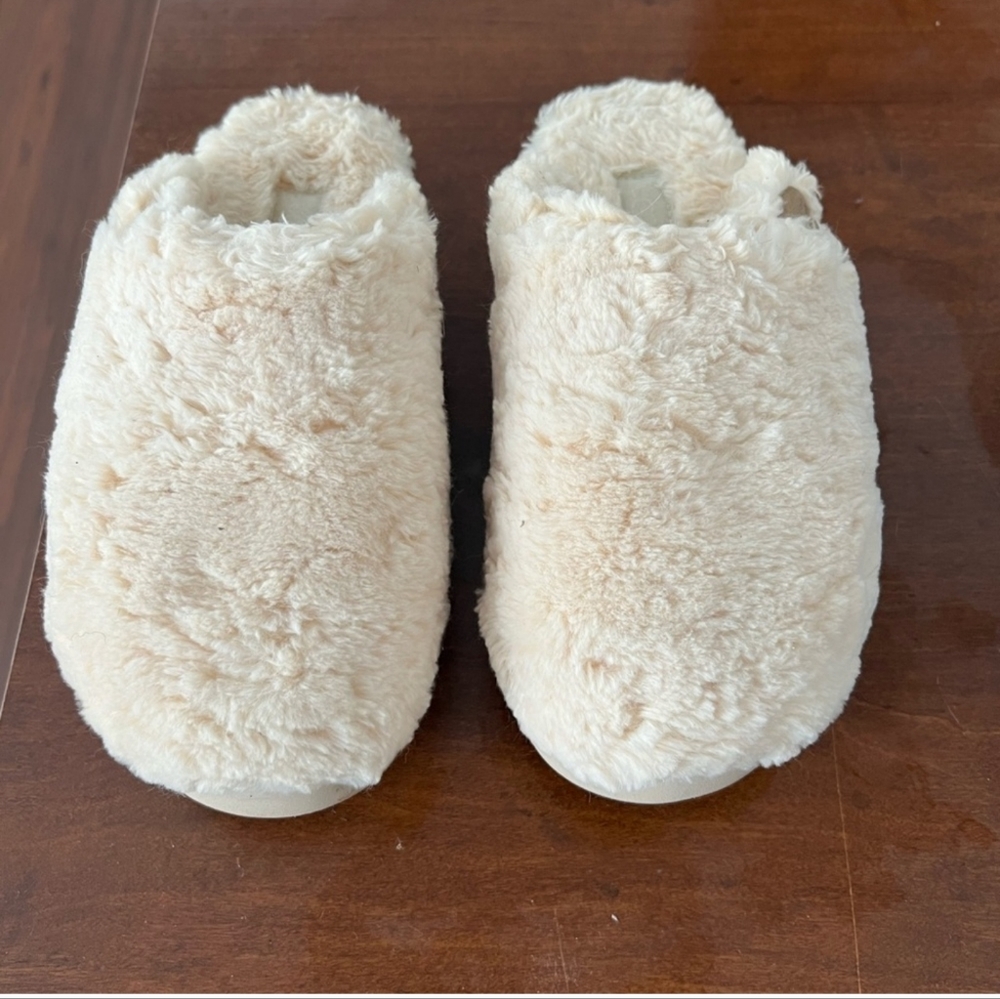 Uggs Slides